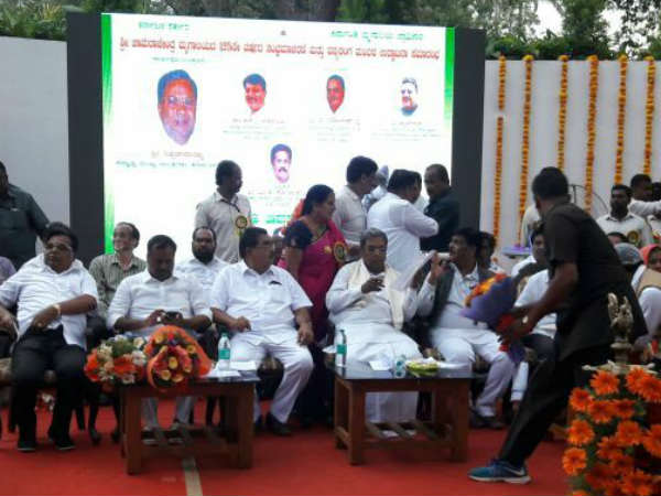 I am not maintaining distance with Shivakumar: CM Siddaramaiah