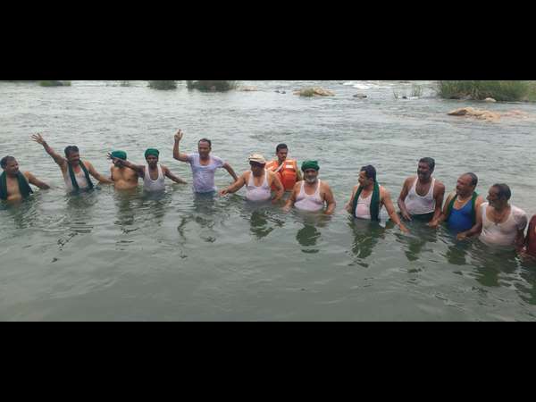 Protest for to demand release water from KRS in Mandya still continuing