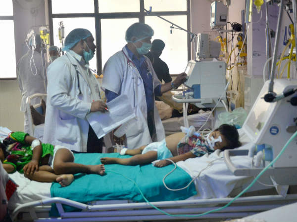 CM Yogi Adityanath and Union Health Minister JP Nadda reach BRD Hospital in Gorakhpur