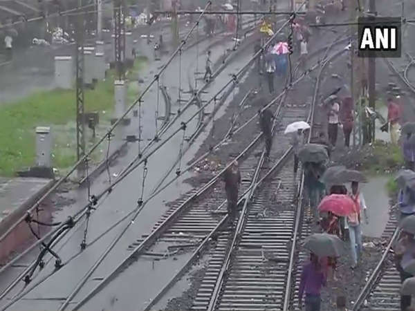 Mumbai receives 100 mm rain on Tuesday,