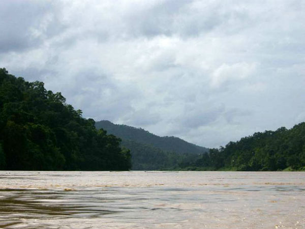 ಧನುಷ್ಕೋಟಿಯಲ್ಲಿ ಜಲ ನರ್ತನ