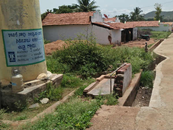 ಇಂದಿಗೂ ಬಯಲು ಮಲವಿಸರ್ಜನೆ ನಿಂತಿಲ್ಲ!