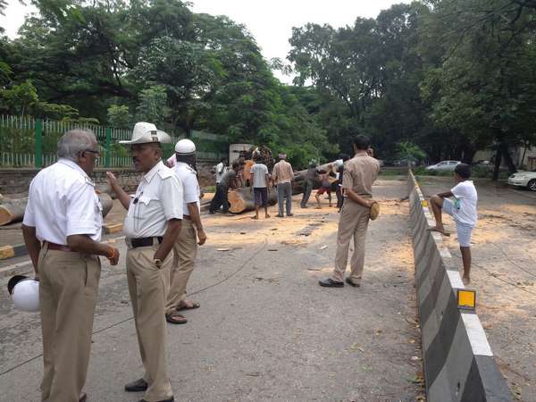 ಸುಗಮ ಸಂಚಾರಕ್ಕೆ ಪ್ರಯತ್ನ 