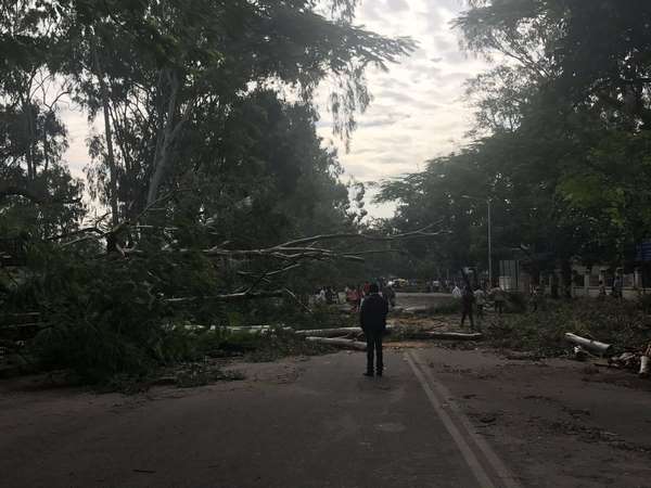 ಇಲ್ಲಿನ್ನೂ ಆಗಬೇಕಿದೆ ಪರಿಹಾರ ಕಾರ್ಯ 