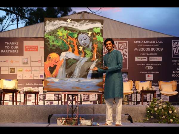 ಗಿಡ ನೀಡಿದ ಸಾಲು ಮರದ ತಿಮ್ಮಕ್ಕ