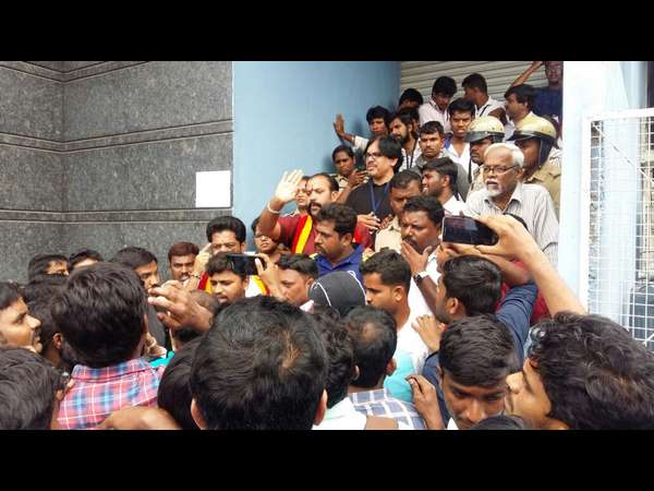 ಹೊಸ ರಾಜ್ಯಗಳ ಅಭ್ಯರ್ಥಿಗಳ ವಿರುದ್ಧ ಪ್ರತಿಭಟನೆ 