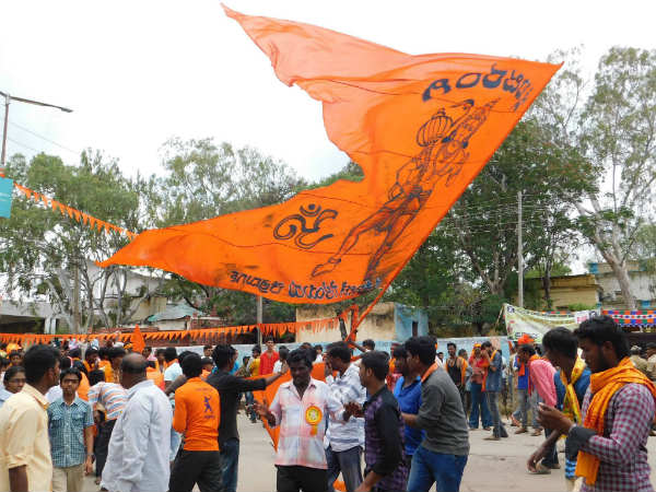 ಚಿತ್ರದುರ್ಗದೆಲ್ಲೆಡೆ ಕೇಸರಿಯ ರಂಗು