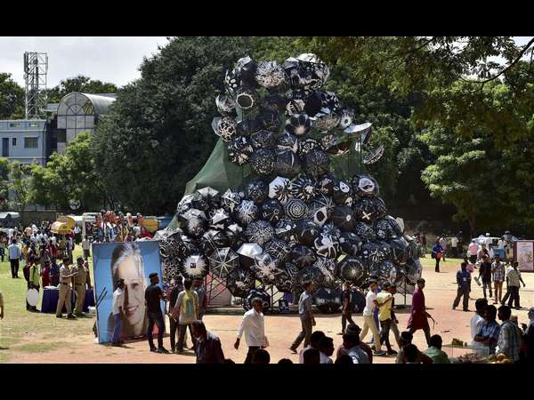  ಕಲಾವಿದನ ಕುಂಚದಲ್ಲಿ ಅರಳಿದ ಪ್ರತಿಭಟನೆ