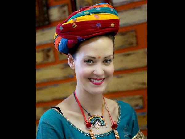 ಚೆಂದದ ಕಣ್ಣಿನ ಚೆಲುವೆ ಚೆಂದದ ಕಣ್ಣಿನ ಚೆಲುವೆ