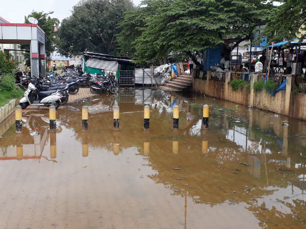 ಮಳೆ ಬಂದರೆ ದುರ್ನಾಥ