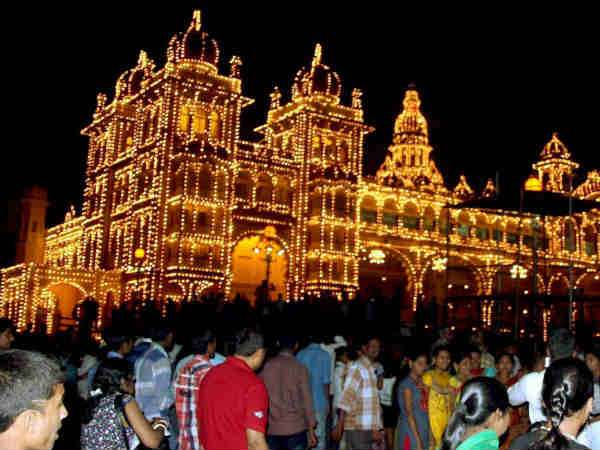 ಸಿಂಹಾಸನ ಜೋಡಣಾ ಕಾರ್ಯ