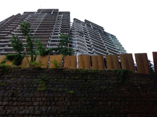 ತುಂಬಿ ಹರಿಯುತ್ತಿರುವ ನದಿಗಳು