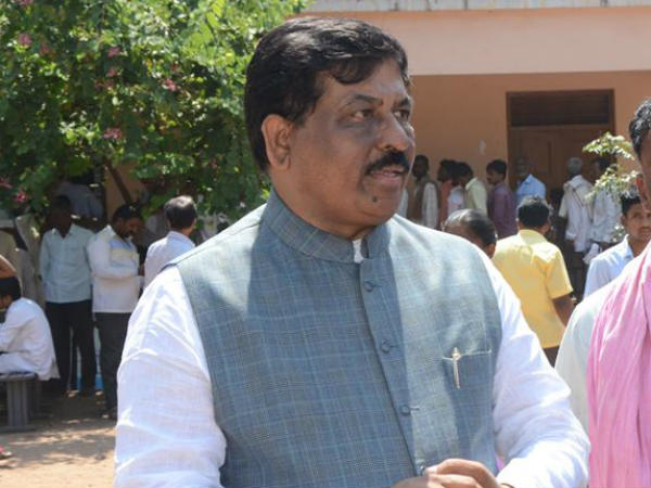 'ನನ್ನ ಕ್ಷೇತ್ರದಲ್ಲಿ ಬೇಕಾದರೂ ಸ್ಪರ್ಧೆ ಮಾಡಲಿ'