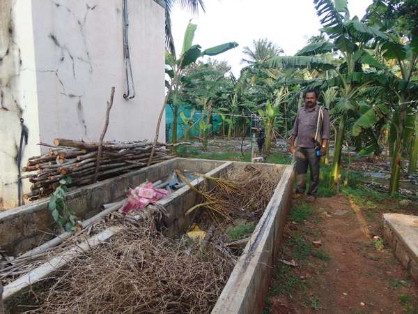 ಚಿಕ್ಕ ರೇವಣ್ಣ ಸಿಂಪಡಿಸುವ ಔಷಧಿಗಳಾವುವು? 