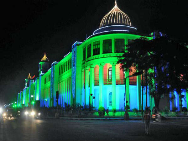 ದೀಪಾಲಂಕೃತಗೊಳ್ಳುವ ವೃತ್ತಗಳು