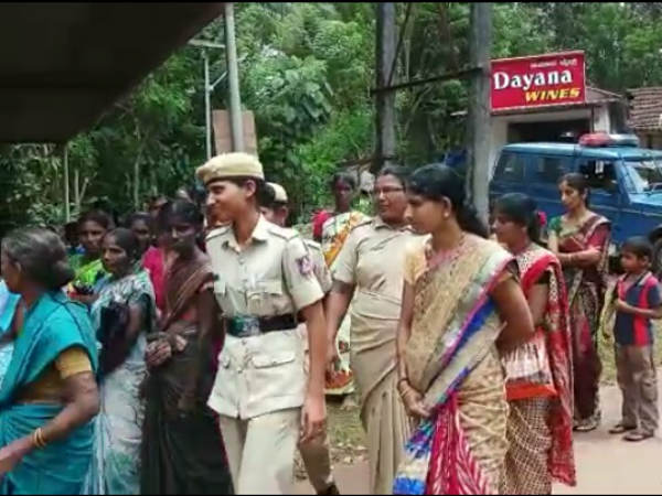 ಅಧಿಕಾರಿಗೆ ದಿಗ್ಬಂಧನ