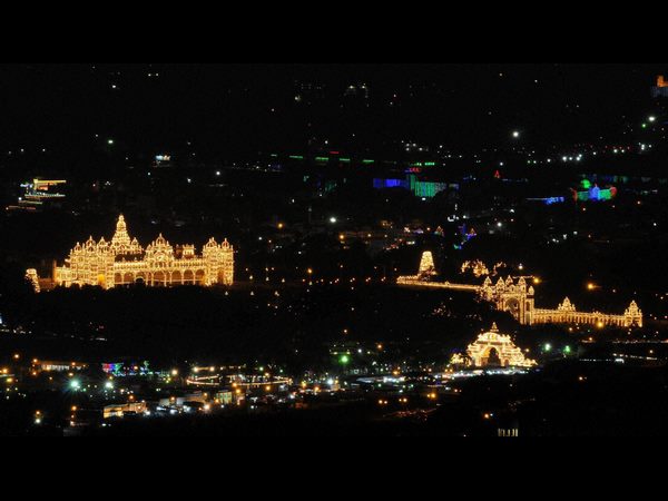 ಪಾಡ್ಯದಿಂದ ಪೂಜೆ ಶುರು