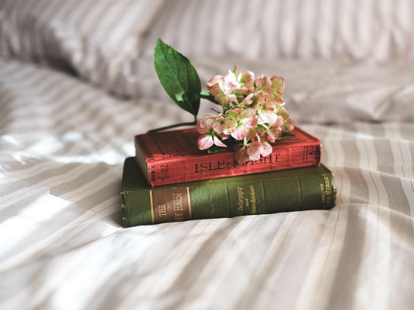 ದಕ್ಷಿಣ ದಿಕ್ಕಿಗೆ ತಲೆ ಮಾಡಿ ಮಲಗಿ