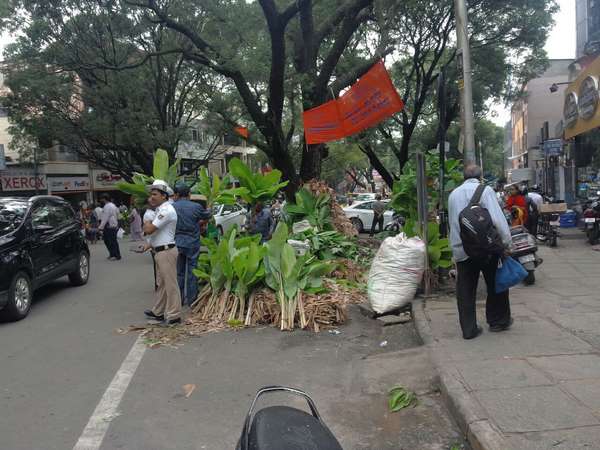 ಬಾಳೆ ದಿಂಡು, ಕುಂಬಳ ಮಾರಾಟ ಮಂದ 