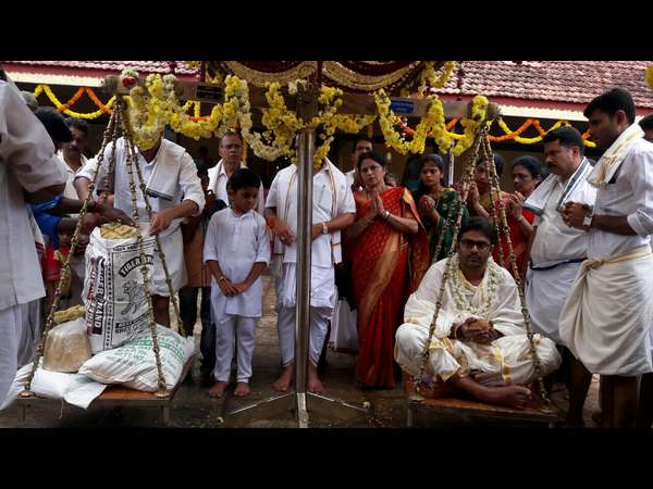 ಕಾರ್ತಿಕ್ ರಿಂದ ತುಲಾಭಾರ ಸೇವೆ 