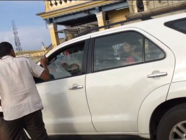 Special puja to Mysuru Chamuneshwari devi by CM wife Special puja to Mysuru Chamuneshwari devi by CM wife