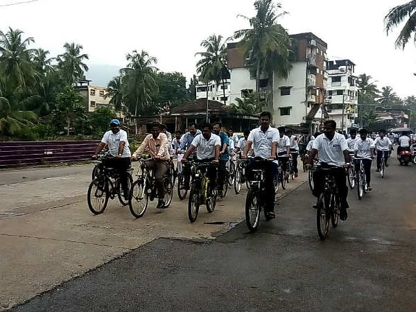 Uttar Kannada DC and Other officers bicycle rides for World Tourism Day
