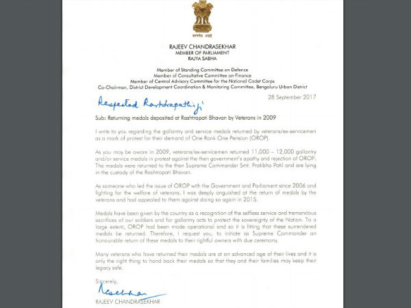 'Medals deposited at Rashtrapati Bhavan by veterans must be returned with due ceremony'