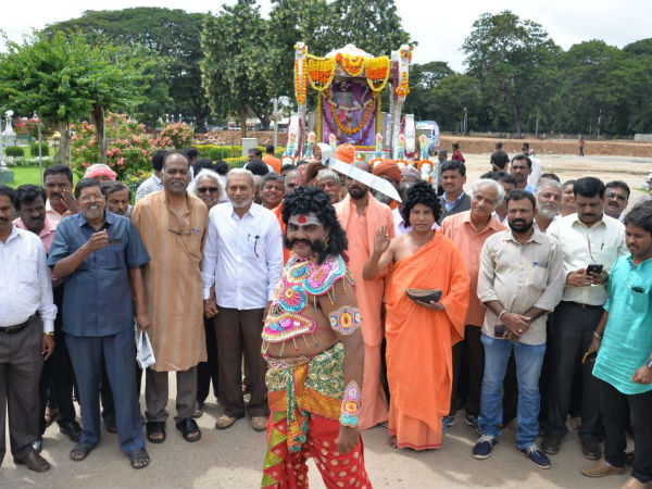 Mahisha dassara takes place in Mysore