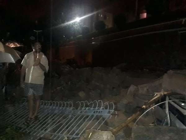 6 car, 2 auto damaged in wall collapse in Vijayanagar 