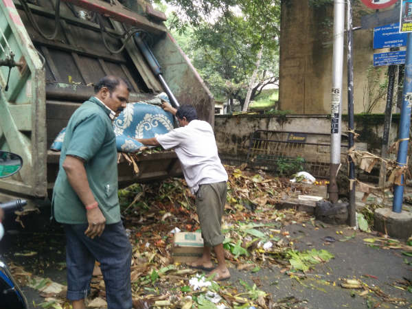 ದಸರಾ ಮುಗಿಯಿತು, ಪೌರ ಕಾರ್ಮಿಕರಿಗೆ ಹಬ್ಬ ಶುರುವಾಯಿತು 