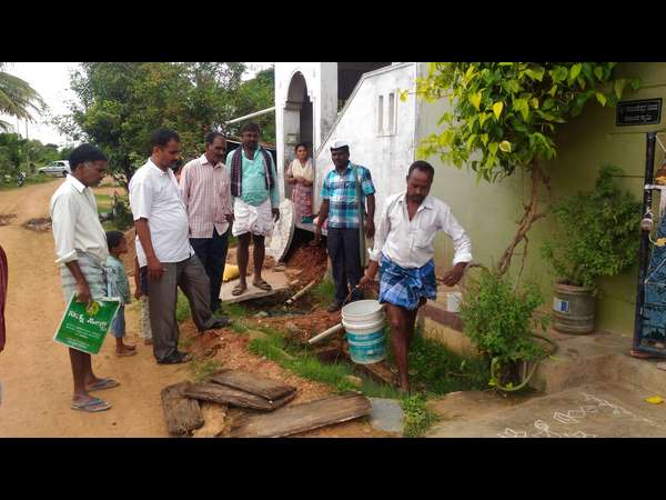 ತ್ಯಾಜ್ಯ ತೆಗೆದು ಹೊರಕ್ಕೆ ಸುರಿಯುತ್ತಾರೆ!