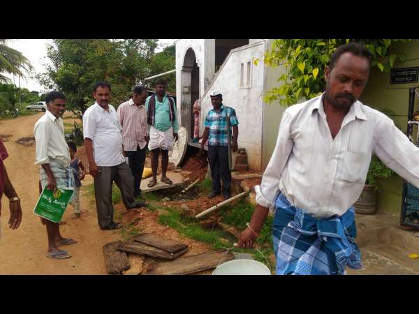 ಮಳೆಯಾದರೆ ಕೆರೆಗಳಾಗುವ ಬೀದಿ