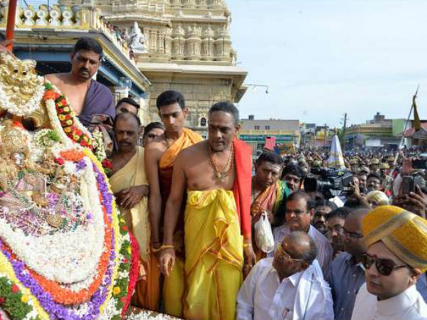 ರಾಜಮನೆತನದ ಸಂಪ್ರದಾಯದಂತೆ ಮಹಾರಥೋತ್ಸವ