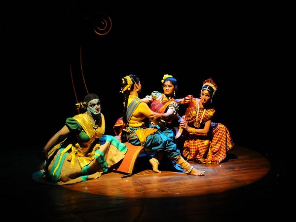 ಕತ್ತಲ ಹರಿಸಿ ಬೆಳಕ ತರಿಸೋದಾ ಕಥೀ ಗುರಿ ಆಗ್ತದಾ?