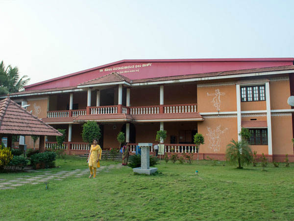 ಗಾಂಧಿ ತತ್ವಕ್ಕೆ ಮಾರುಹೋದ ಕಾರಂತರು