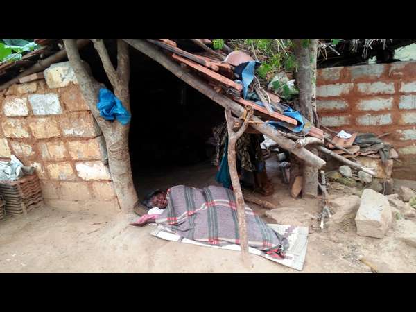 ಆಸ್ಪತ್ರೆಗೆ ತೆರಳಲೂ ಹಣವಿಲ್ಲ!