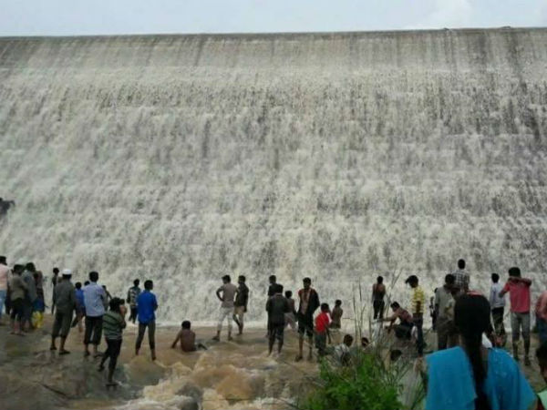 15 ದಿನದಿಂದ ಸುರಿಯುತ್ತಿರುವ ಮಳೆ