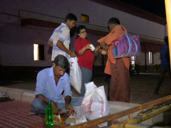 ಪತ್ನಿ ಸೇವೆಗೆ ಪತಿ ಸಾಥ್