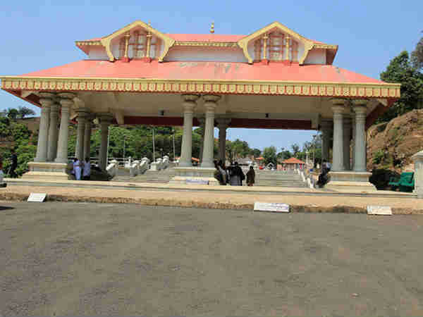 ಮಂಡ್ಯ ಬಳಗದಿಂದ ಅನ್ನದಾನ ಮಂಡ್ಯ ಬಳಗದಿಂದ ಅನ್ನದಾನ