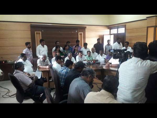 ಅಧಿವೇಶನಕ್ಕಾಗಿ ಪಾದಯಾತ್ರೆ