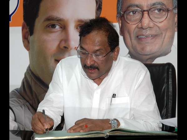 ‘ಎಫ್ಐಆರ್ ದಾಖಲಾದ ಮಾತ್ರಕ್ಕೆ ರಾಜೀನಾಮೆ ಅಗತ್ಯವಿಲ್ಲ' ‘ಎಫ್ಐಆರ್ ದಾಖಲಾದ ಮಾತ್ರಕ್ಕೆ ರಾಜೀನಾಮೆ ಅಗತ್ಯವಿಲ್ಲ'