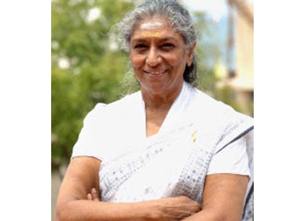 17 ಭಾಷೆಗಳ 48,000 ಹಾಡುಗಳು