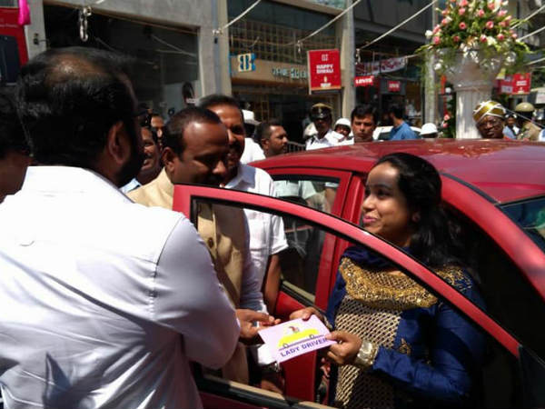 ಎಷ್ಟು ಕಾರುಗಳು ನಿಲ್ಲುತ್ತವೆ