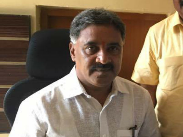 ರಾಜಕಾರಣಕ್ಕೆ ಅಪ್ರಸ್ತುತ