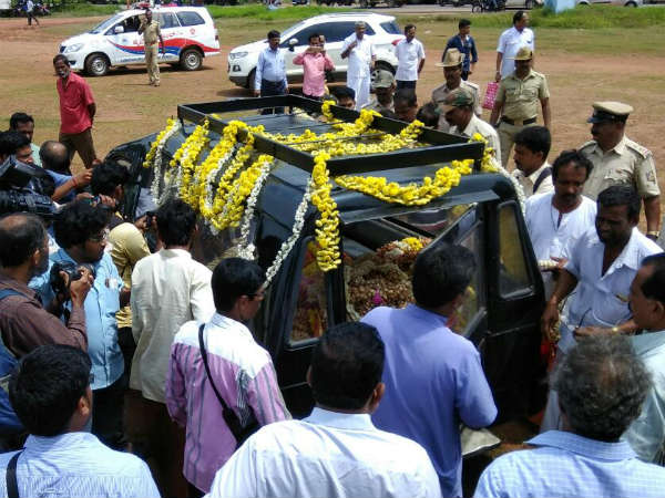 Yakshagana artist Chittani Ramachandra Hegde last rites took place on Oct 4th in Honnavar