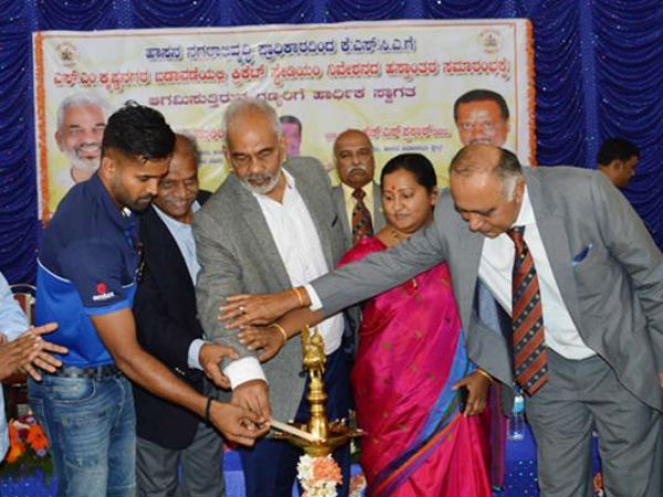 HUDA hands over land to KSCA to develop cricket ground