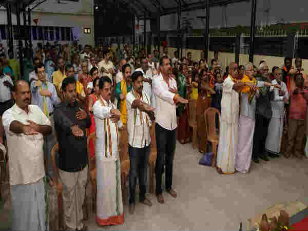 Abhayakshara will resolve the cow slaughter issue, Raghaveshwara Seer