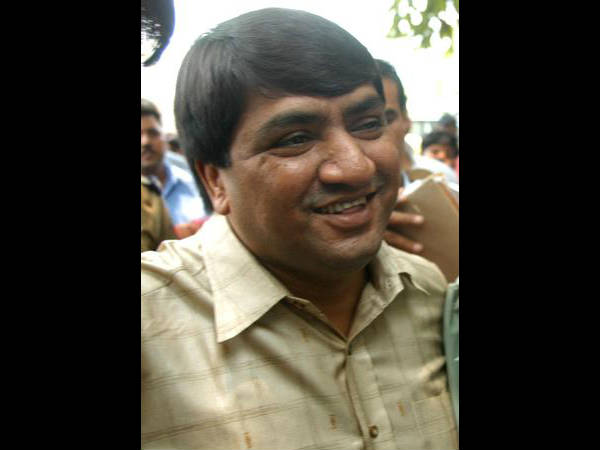 Karim Lal Telgi dead body shifted to birthplace Khanapur Karim Lal Telgi dead body shifted to birthplace Khanapur