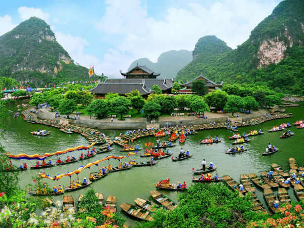 Amazing travel experience Ninh Binh, Gem of Vietnam 