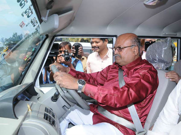 2 ರಿಂದ 3 ವಾಹನ ನೀಡಲಾಗುತ್ತದೆ